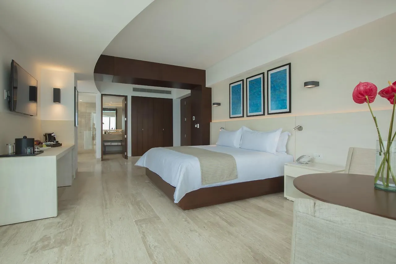 Курортный комплекс Krystal Grand Cancun All Inclusive